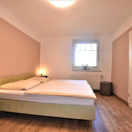 Apartment Am Leuchtturm Mit Meerbl *