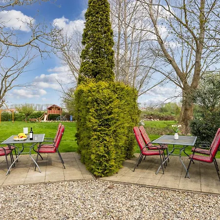 Am Leuchtturm Mit Meerbl *