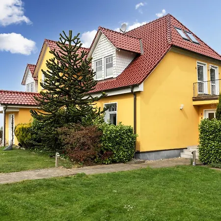 Am Leuchtturm Mit Meerbl